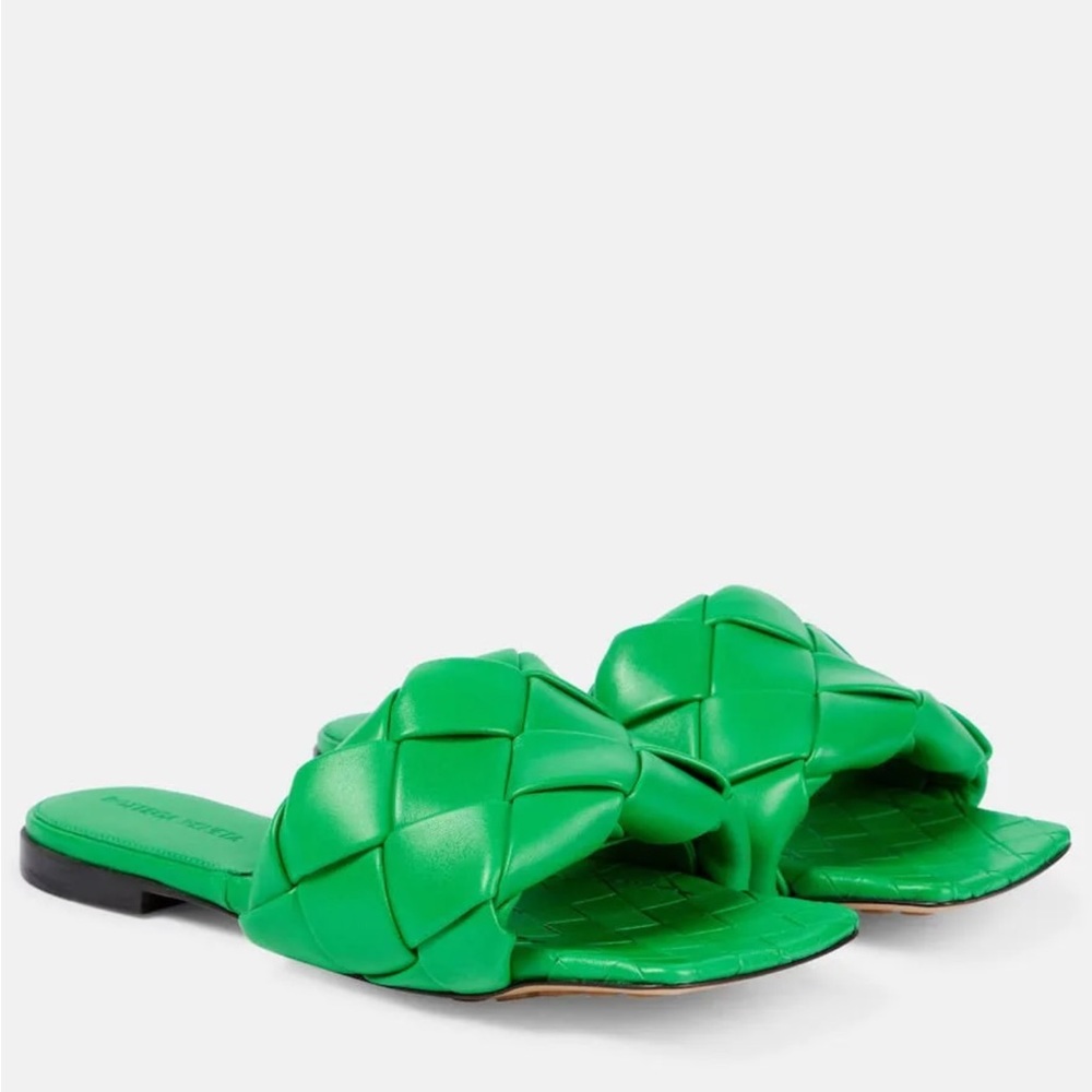 NWOT 100% Authentic Bottega Veneta Lido Flat Sandal
